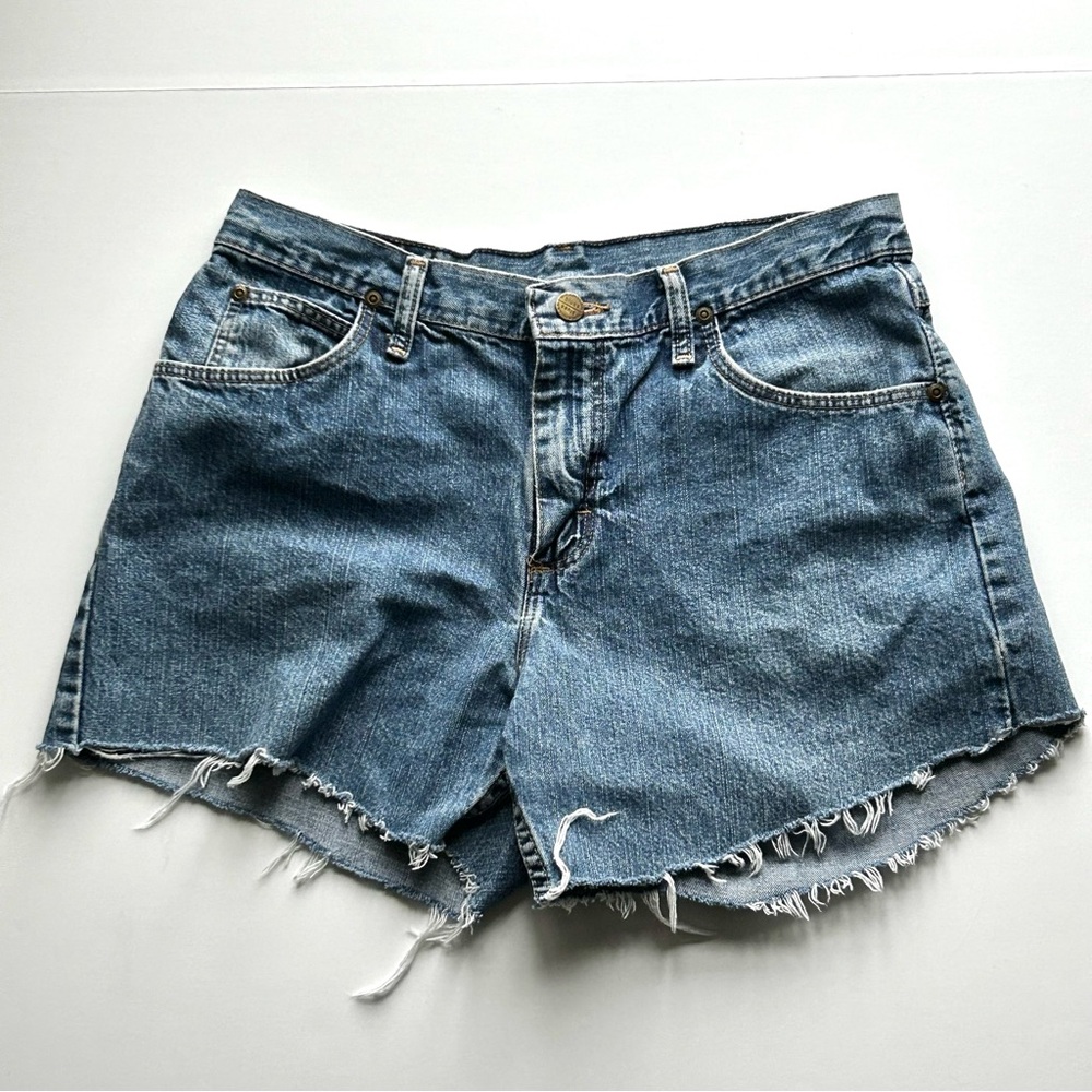 🏖️Women’s Wrangler Blues Fringe Hem Jean Shorts. Size: 8